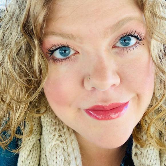 Meet your Posher, Dani - Picture 1 of 1